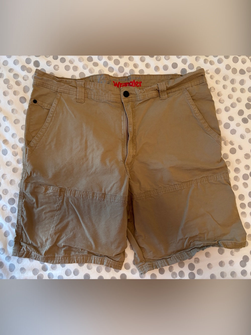 Wrangler Men's Khaki Cargo Shorts with Pockets, 38 waist
